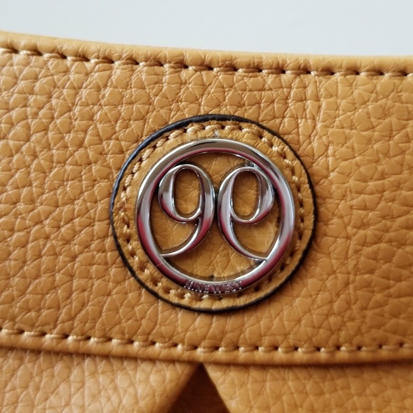 Handbag - Picture 4 of 5